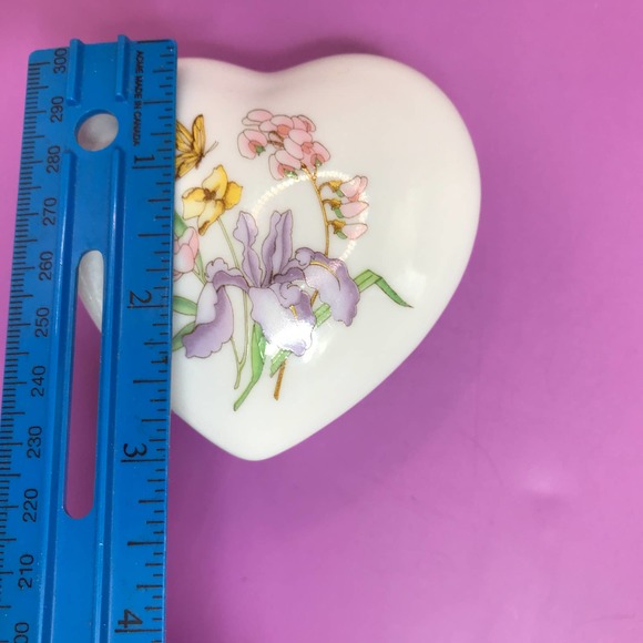 Porcelain Heart Trinket Box Lillies and Butterfly Design 3'x3' for Rings Perfect - Picture 8 of 10